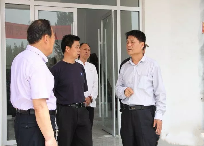 中國現代書畫家協會趙會長來鄒城墨香源書畫學校檢查指導工作