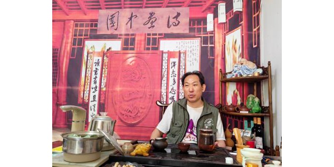 但愿人間多雅韻 不辭艱巨奏心弦——詩書融媒體人笑琰、李月夫婦印象