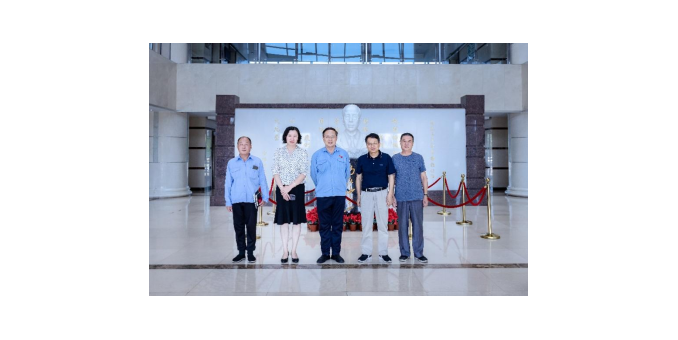 負重前行責所在  德何孤單必多鄰--天津追星感懷