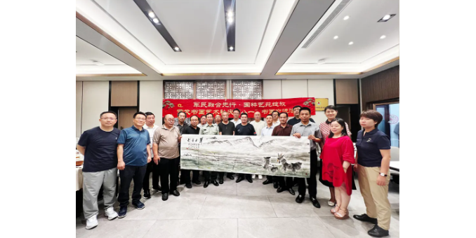 北京烏蘭察布企業商會蒙戈書畫藝術社舉行“八一”書畫交流活動