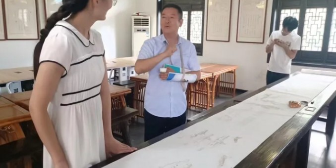 以香為筆，繪就抗戰史詩——記年輕大學生關晨馨的愛國情懷與堅守