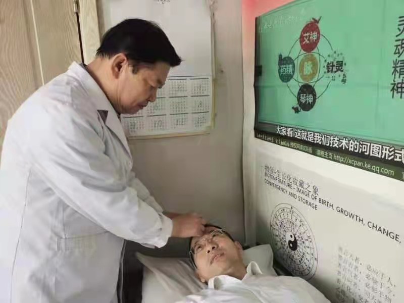 張崇素：醫術高邈 以效為先